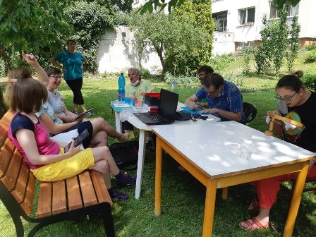 Odpoledne na zahradě 7-21 (2)
