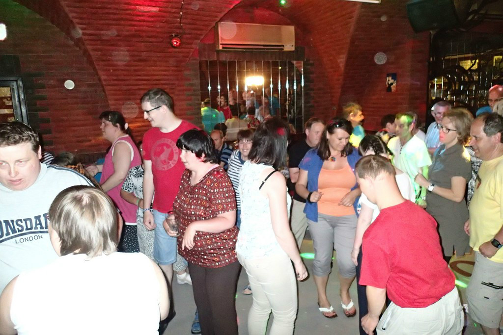 Disco Taverna 6-17