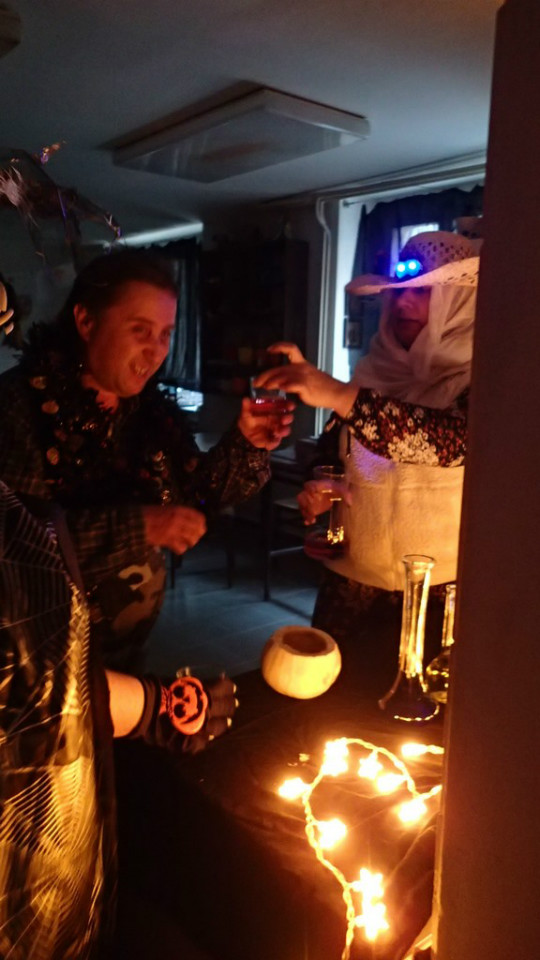 Halloween 11-18