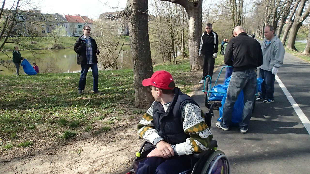 Akce ukliďme Česko 4-19