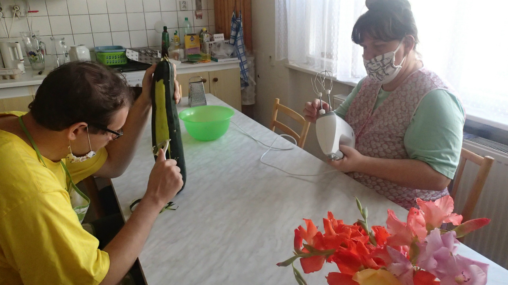 Vaření - cuketový a švestkový koláč 9-20